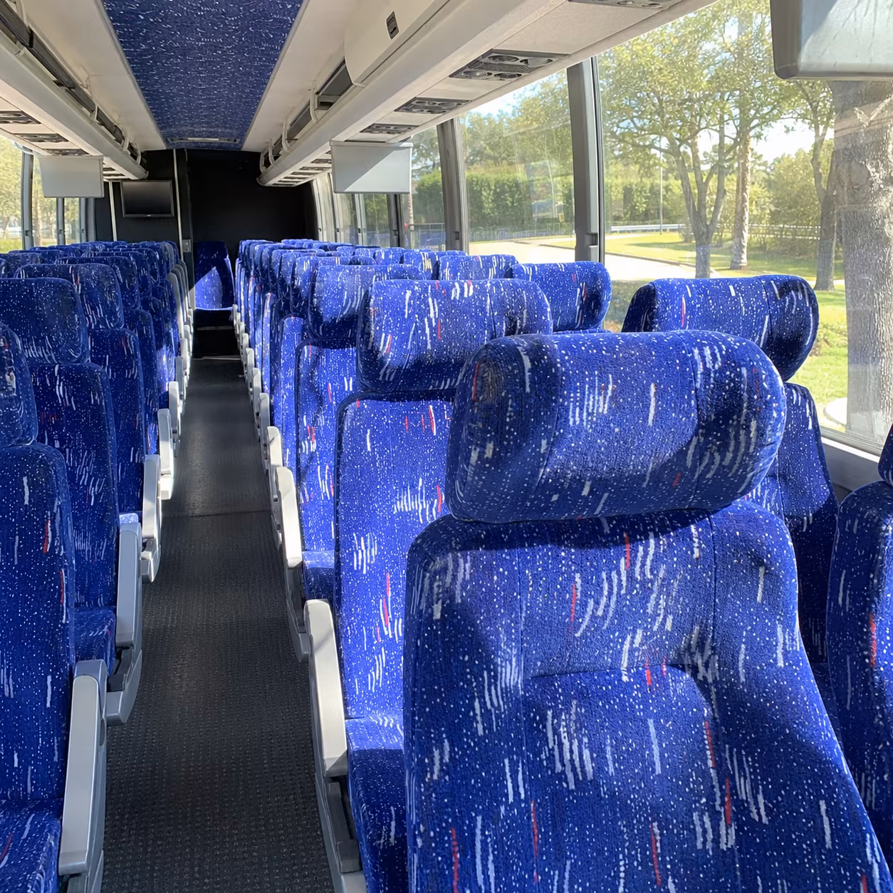 private charter buses for layovers in pasadena